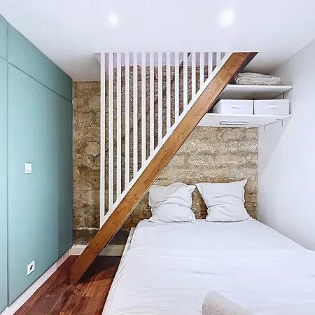 Tiny House Near Eiffel Tower *