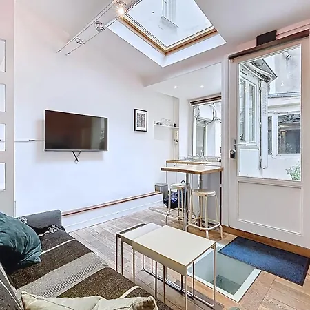 公寓 Tiny House Near Eiffel Tower *