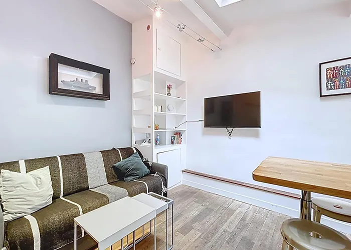 Tiny House Near Eiffel Tower Paris