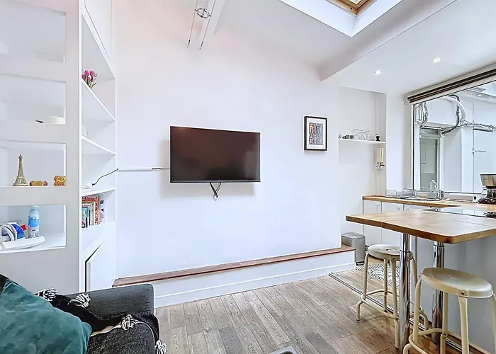 Tiny House Near Eiffel Tower Paris