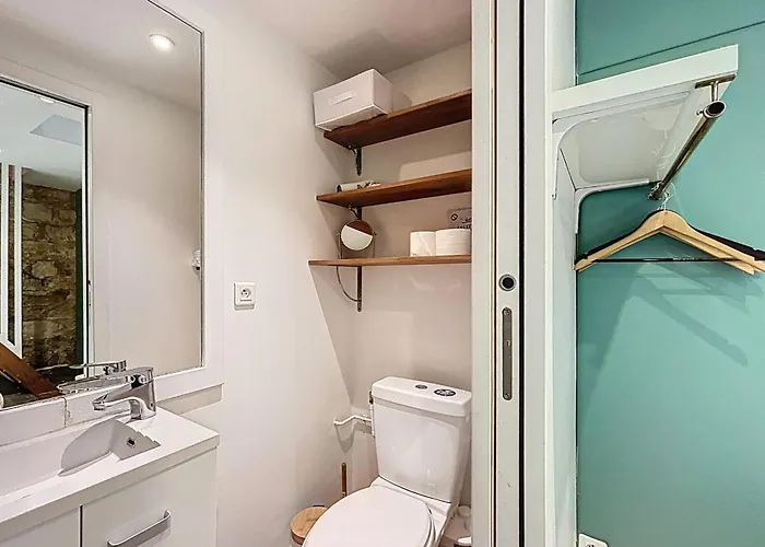 Tiny House Near Eiffel Tower Apartment